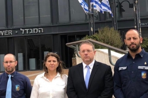 טקס מול שגרירות גרמניה